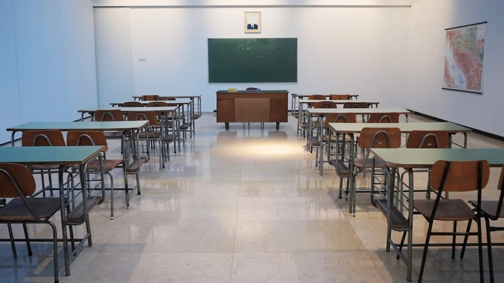 Schulreinigung & Kindergartenreinigung Wien: Hygiene wo Kinder lernen 2 Reinigung in einer Schule